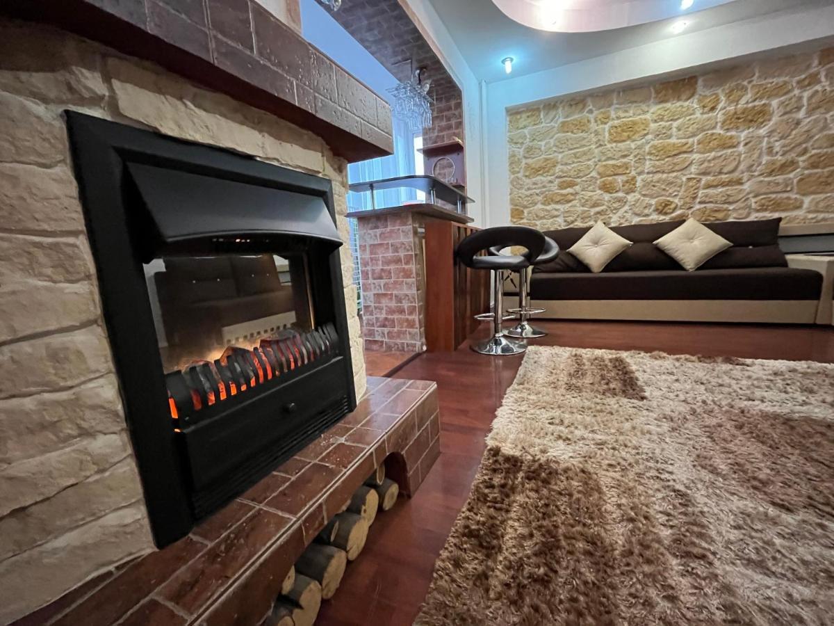 Modern Oasis With A Cozy Fireplace Your Stylish Apartment Minutes From Downtown Bucureşti Ngoại thất bức ảnh