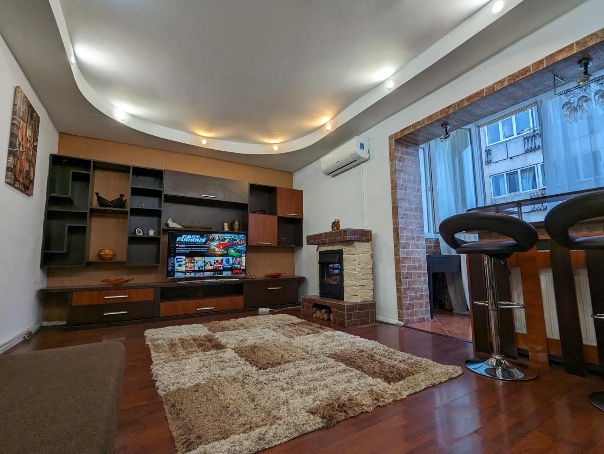 Modern Oasis With A Cozy Fireplace Your Stylish Apartment Minutes From Downtown Bucureşti Ngoại thất bức ảnh