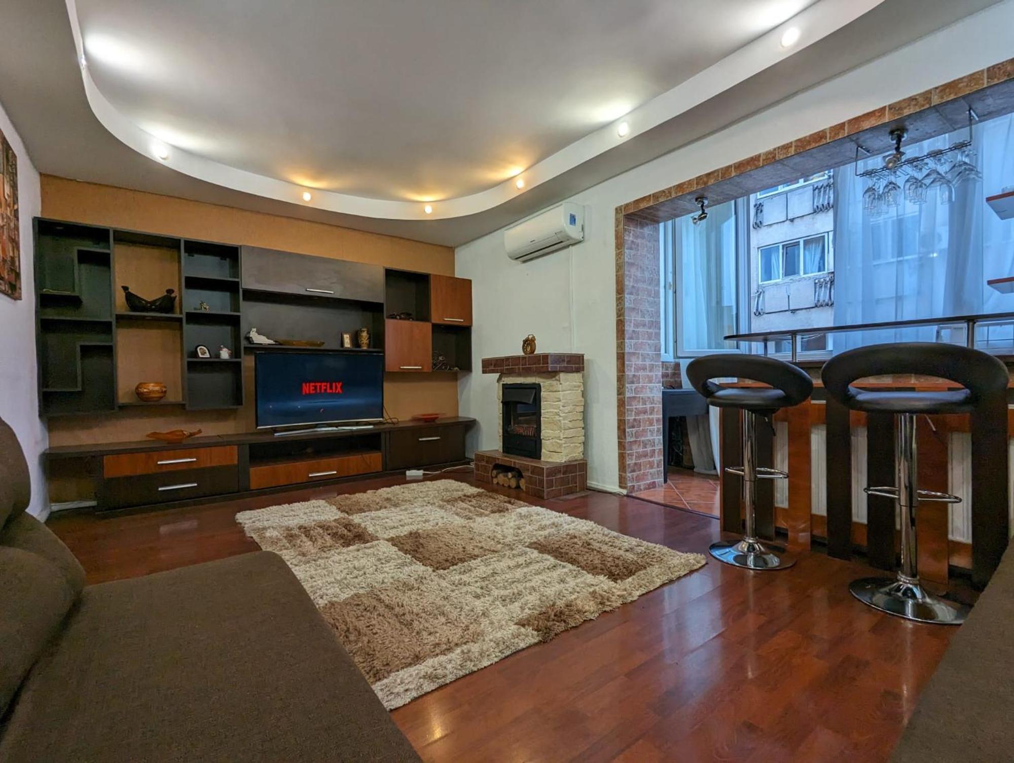 Modern Oasis With A Cozy Fireplace Your Stylish Apartment Minutes From Downtown Bucureşti Ngoại thất bức ảnh